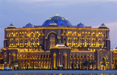 Top 25 Hotels in the World .